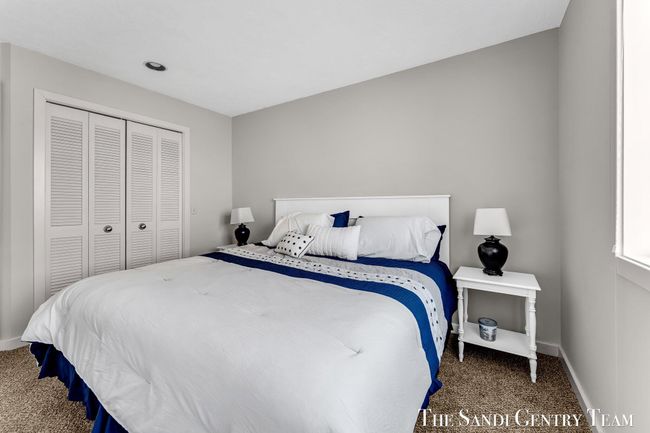 UNIT-21 - 810 S Harbor Dr, Condo with 3 bedrooms, 3 bathrooms and null parking in Grand Haven MI | Image 37