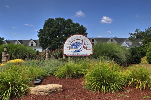 733-733 Popes Island Rd, Milford, CT, 06461-1761 | Card Image