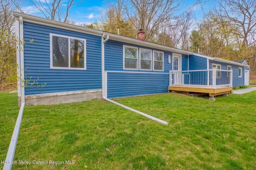 127 Spring Lake Rd, Red Hook, NY, 12571-2233 | Card Image