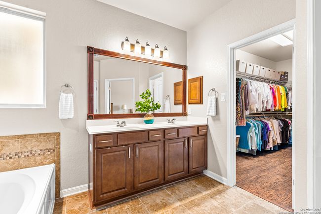 917 Miraflores, House other with 3 bedrooms, 4 bathrooms and null parking in Cibolo TX | Image 27