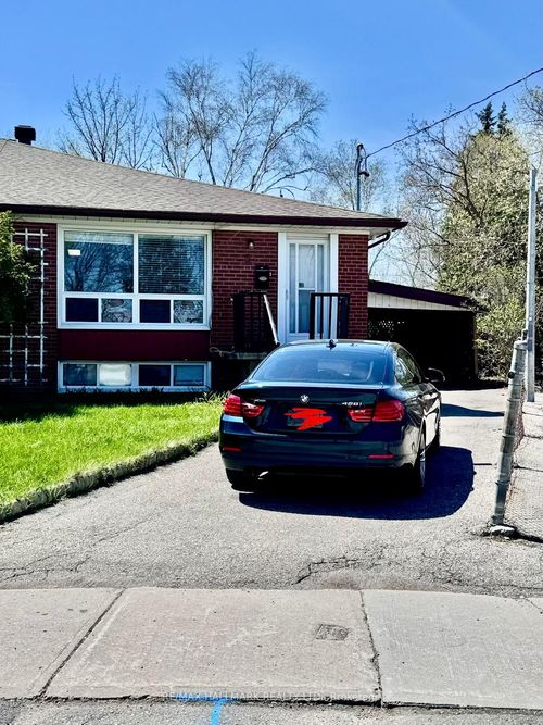 25 Beethoven Court, North York, ON, M2H1W1 | Card Image