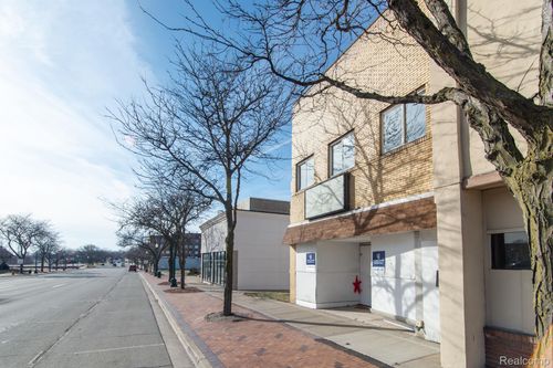 35128 Michigan Ave, Wayne, MI, 48184-1614 | Card Image