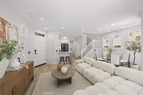 328 Flyers Ln, Tustin, CA, 92782-6511 | Card Image