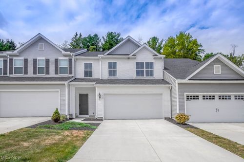 3424 Bushwillow Dr, Uniontown, OH, 44685-0196 | Card Image