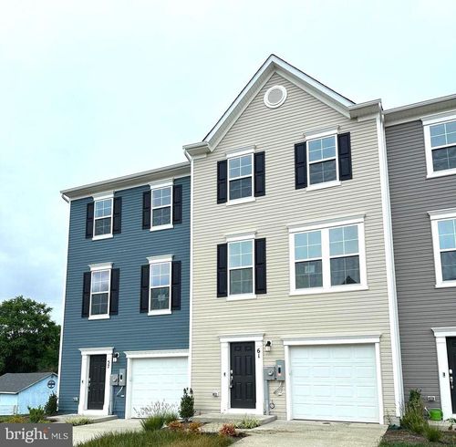 61 Gray Silver Rd, INWOOD, WV, 25428-7100 | Card Image