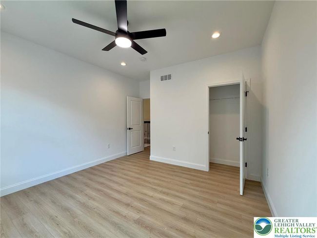 9858 Old 22, House other with 4 bedrooms, 4 bathrooms and null parking in Breinigsville PA | Image 6