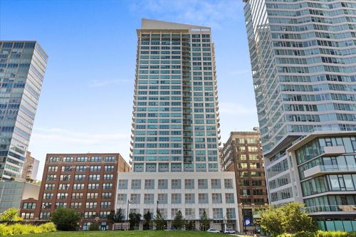 apt-803-701 Wells St, Chicago, IL, 60607-4579 | Card Image