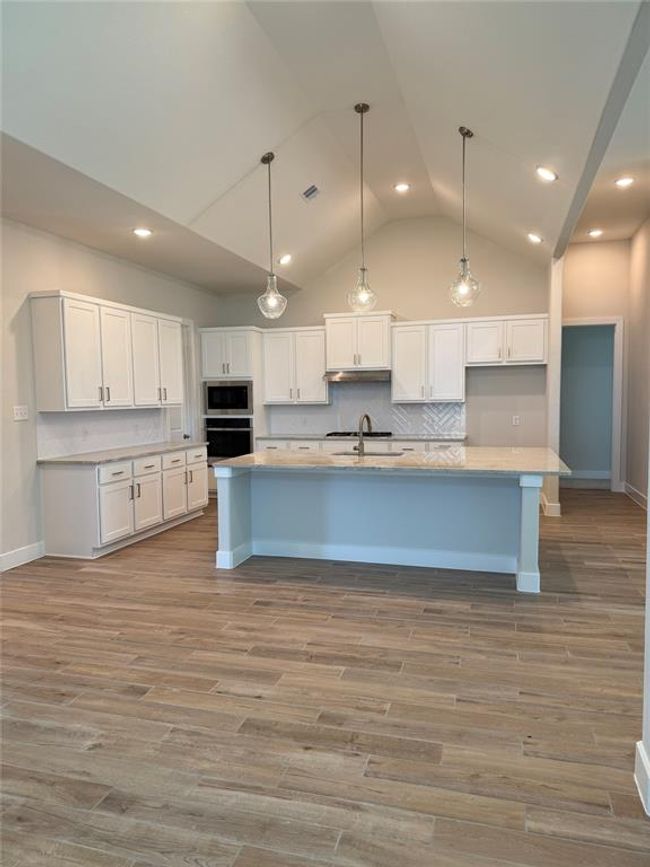 22310 Chenango Lake Dr, House other with 4 bedrooms, 3 bathrooms and 3 parking in Angleton TX | Image 4