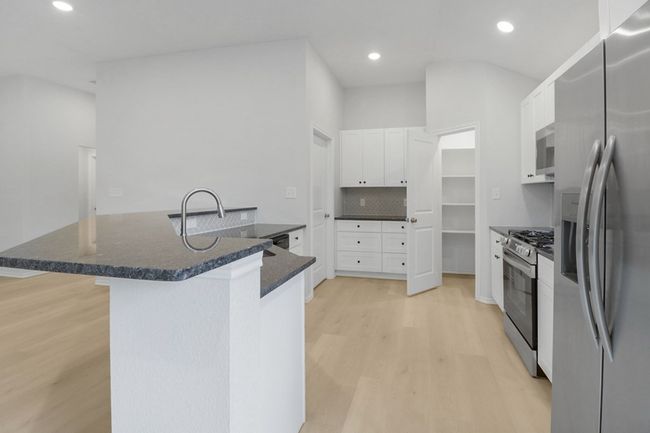 Kitchen | Image 7