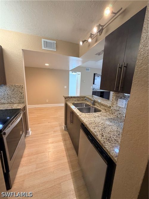 apt-5-190 Santa Clara Dr, NAPLES, FL, 34104-5440 | Card Image