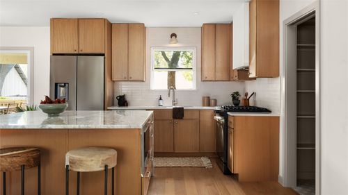 5504 Mapleleaf Dr, Austin, TX, 78723-2611 | Card Image