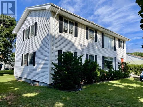 469 Queen St, Charlottetown, PE, C1A4G6 | Card Image