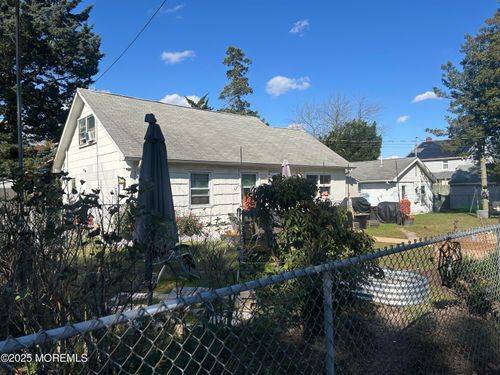 11 Cedar Rd, Brick, NJ, 08723-5407 | Card Image