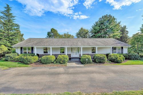 5668 Club Ln, Roanoke, VA, 24018-1002 | Card Image