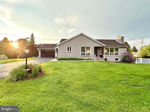 110 Whitman Cir, PLEASANT GAP, PA, 16823-3312 | Card Image