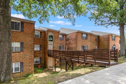 102-421 Redding Rd, Lexington, KY, 40517-2519 | Card Image