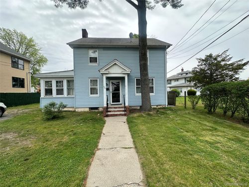 366 Greenwich St, Hempstead, NY, 11550-6319 | Card Image