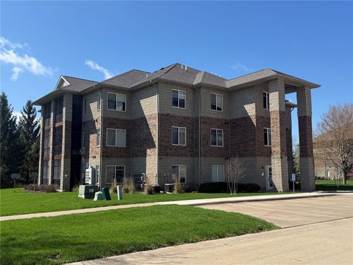 4385 Berkeley Ln, Iowa City, IA, 52245-9221 | Card Image