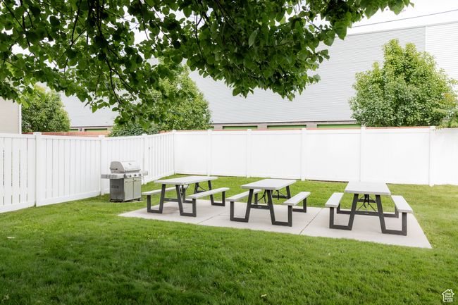 Picnic and BBQ area in pool area | Image 35