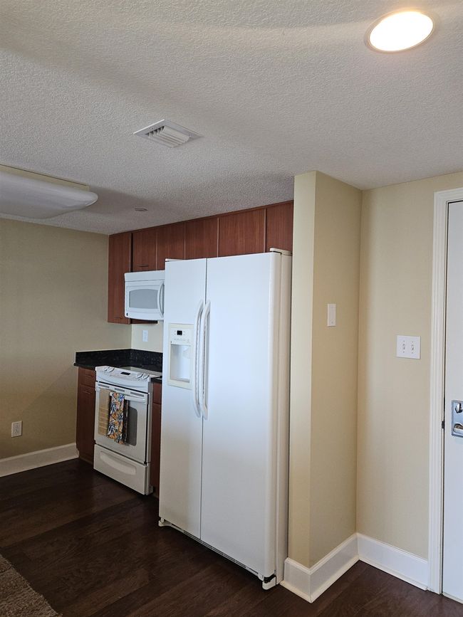 UNIT-1003 - 300 S Duval St, Condo with 1 bedrooms, 1 bathrooms and null parking in TALLAHASSEE FL | Image 5