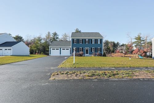 17 Cobblestone Ln, Middleboro, MA, 02346-4218 | Card Image