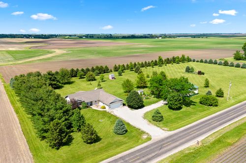 1828 County Road 2200 N, Washburn, IL, 61570-9317 | Card Image