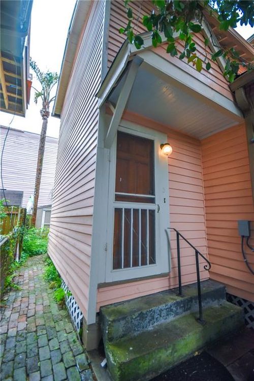 936 Philip St, New Orleans, LA, 70130-5550 | Card Image