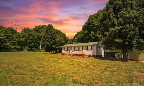 894 Lakeview Dr, Nicholson, GA, 30565-2160 | Card Image