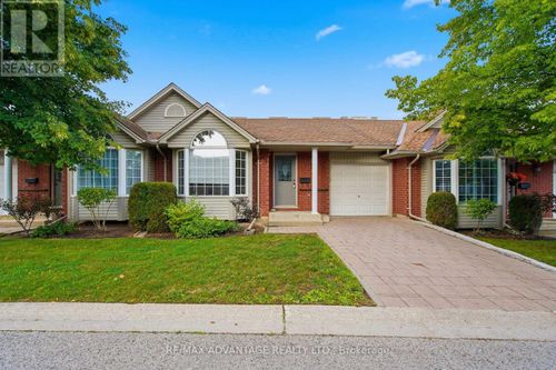 18-122 Sherwood Forest Square, London North (North I), ON, N6G5G8 | Card Image
