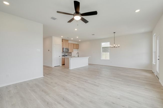 15101 Onager Pass, House other with 3 bedrooms, 2 bathrooms and 2 parking in Manor TX | Image 5