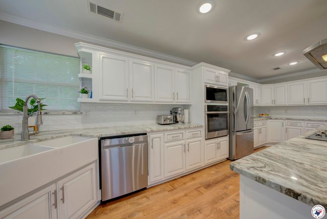 6807 Chaparral St, House other with 4 bedrooms, 2 bathrooms and null parking in Texarkana TX | Image 9