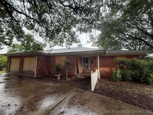 1518 N Washington St, Ardmore, OK, 73401-2056 | Card Image