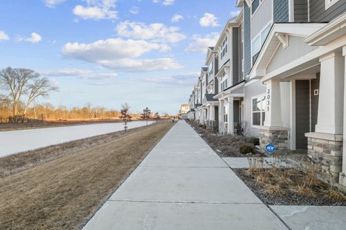 2031 Sequoia Avenue, Mundelein, IL, 60060 | Card Image