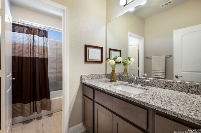 215 Madrone Trl, House other with 6 bedrooms, 6 bathrooms and null parking in Boerne TX | Image 33