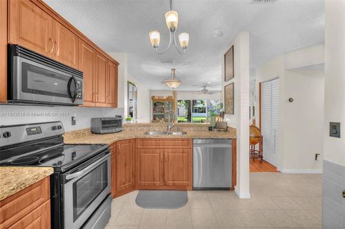 632 Nw 208th Ter, Pembroke Pines, FL, 33029-2139 | Card Image