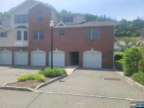 30 Federal Hill Rd, Pompton Lakes, NJ, 07442-2080 | Card Image