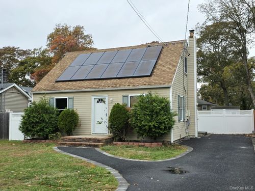 277 Commack Rd, Shirley, NY, 11967-4011 | Card Image