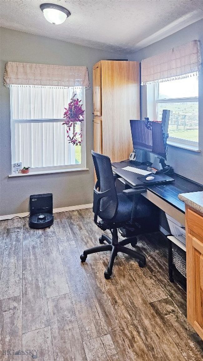 office area | Image 14