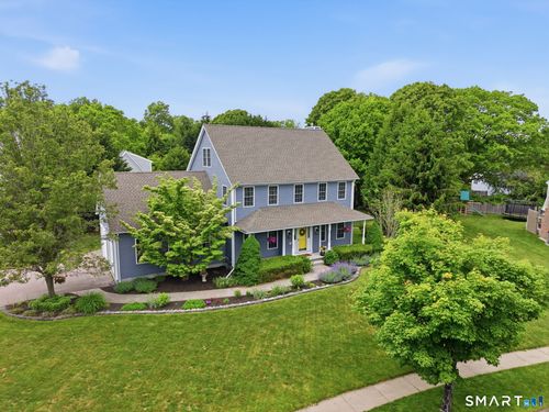 28 River Crest Dr, Pawcatuck, CT, 06379-2541 | Card Image
