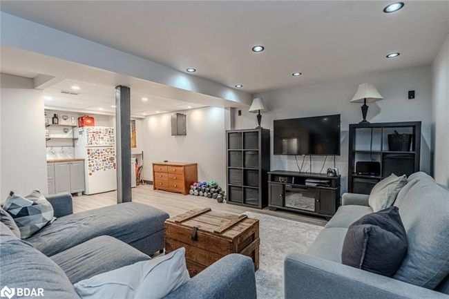 29 Frost Trail, House other with 2 bedrooms, 2 bathrooms and 3 parking in Barrie ON | Image 11