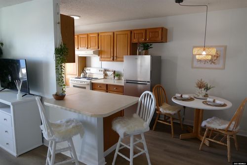 apt-1117-2415 Hemlock Ave, Ketchikan, AK, 99901-5858 | Card Image