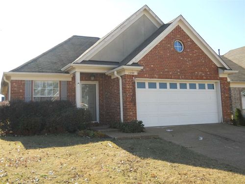 1098 Breezy Valley Dr, Cordova, TN, 38018-6640 | Card Image