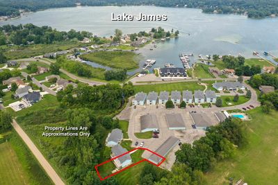 I-4 - 320 Lane 325 Lake James, Condo with 3 bedrooms, 2 bathrooms and null parking in Angola IN | Image 1