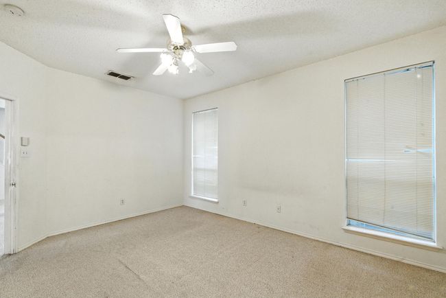 Upstairs secondary bedroom | Image 26
