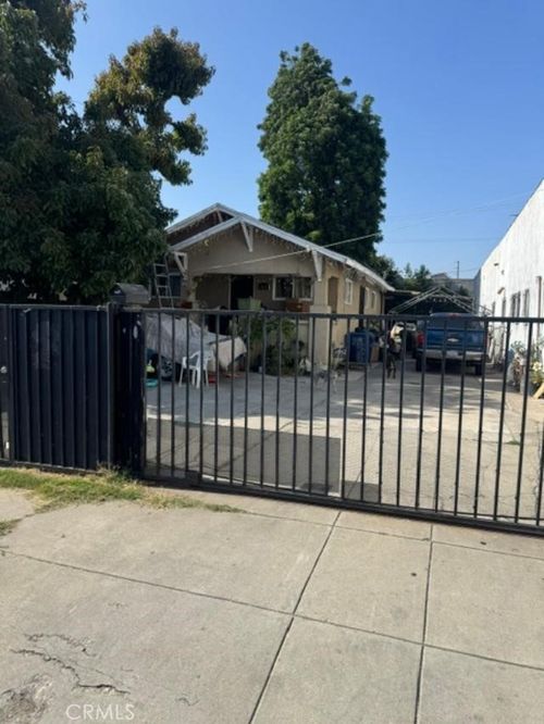 1655 E 42nd St, Los Angeles, CA, 90011 | Card Image