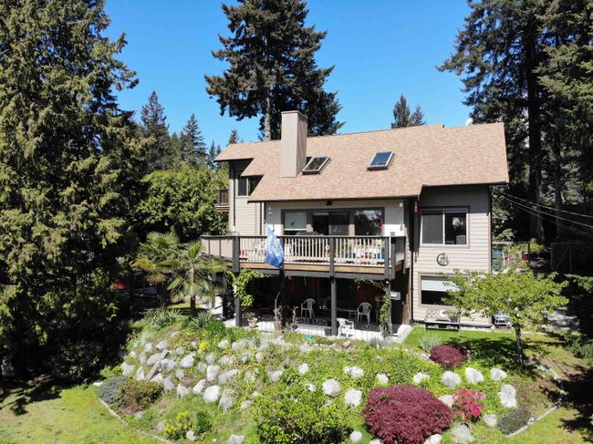 8096 Westwood Road, House other with 4 bedrooms, 2 bathrooms and 3 parking in Halfmoon Bay BC | Image 1