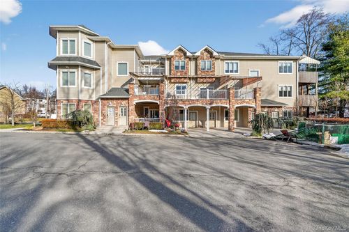103-2 Bluefield Dr, Spring Valley, NY, 10977-3461 | Card Image