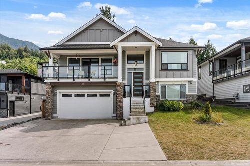 15-8295 Nixon Rd, Chilliwack, BC, V4Z0C8 | Card Image