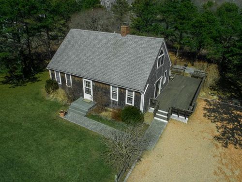 21 Schoolhouse Rd, Edgartown, MA, 02539-7816 | Card Image