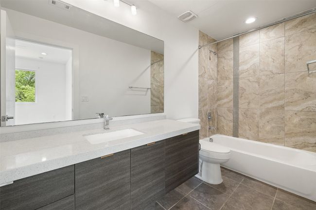 Primary bath | Image 14